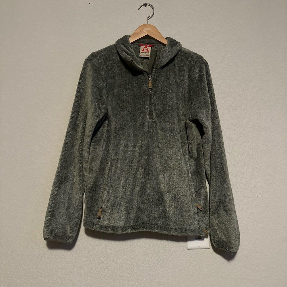 Gerry Women’s fleece Zip-Up Sweater - small, worn once, bundle & SAVE!